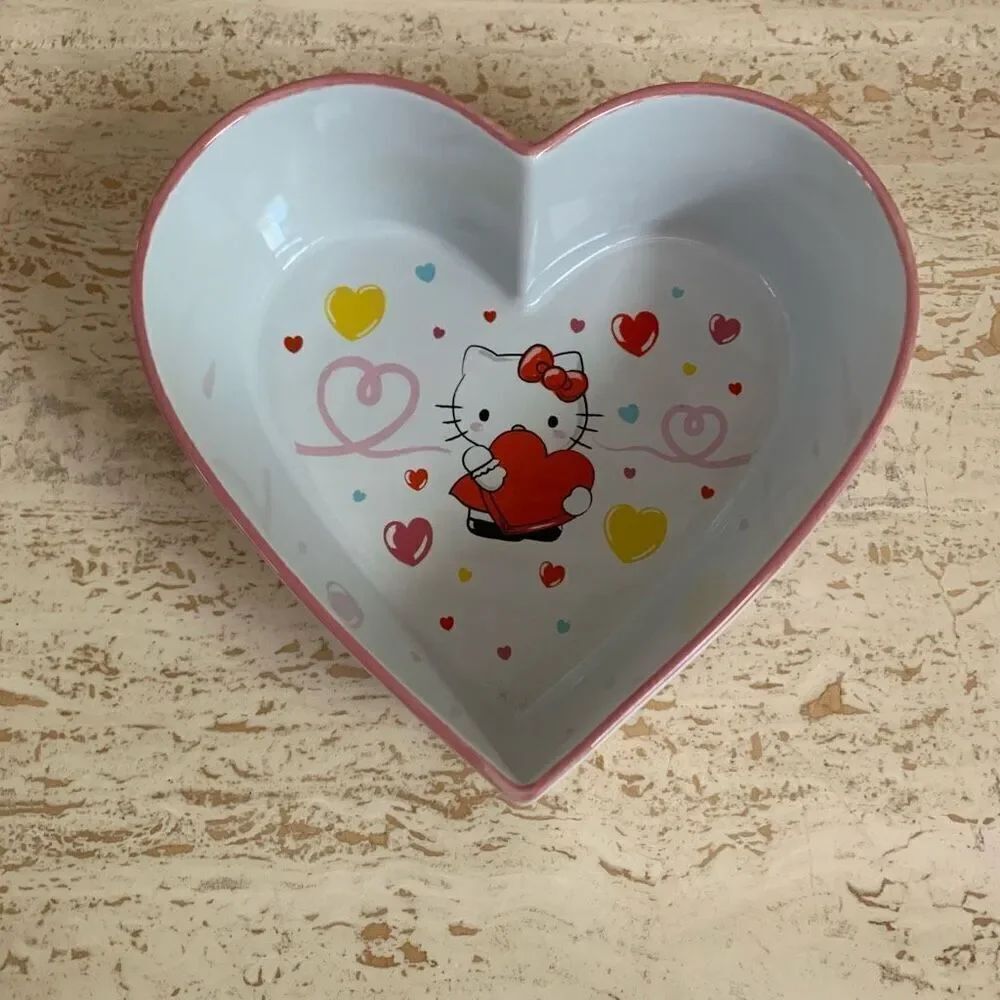 NWOT Hello Kitty heart shaped Baking dish